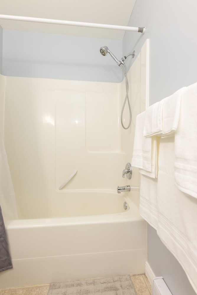 2298 Setchfield Ave - Image 4