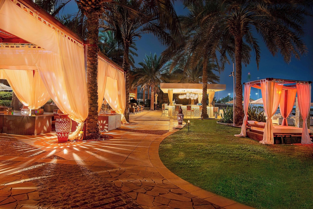 Sheraton Abu Dhabi Hotel & Resort - Image 2