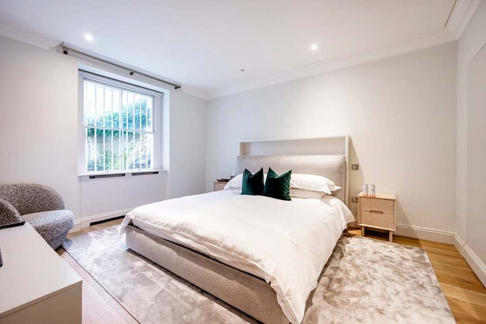 Kensington High Life- by Out of Office Lifestyle