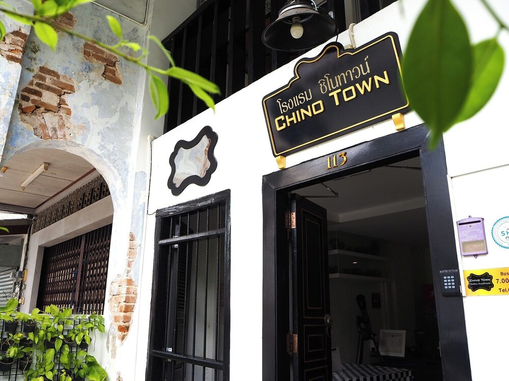 Chino Town Gallery Alley