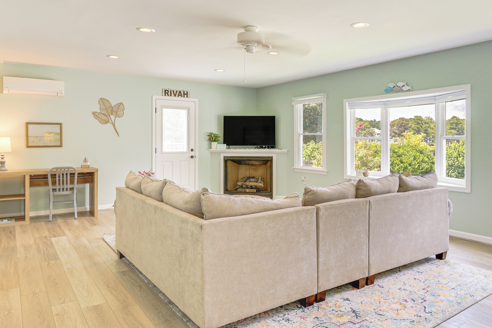Boat Dock & Kayaks: Waterfront Home in Deltaville!