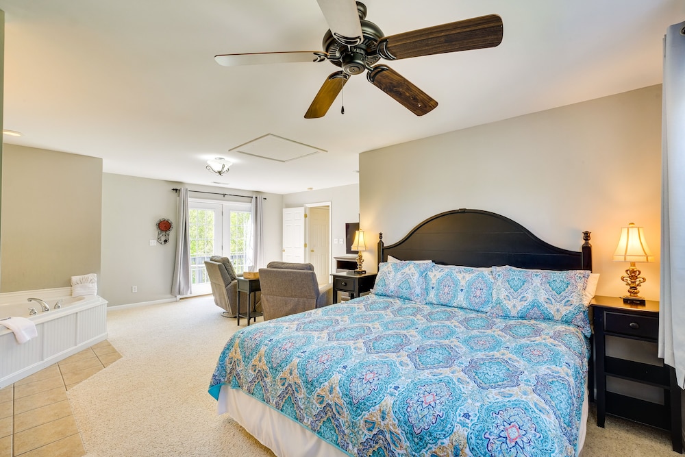 Taylorsville Lake Cottage Rental w/ Hot Tub! view 3