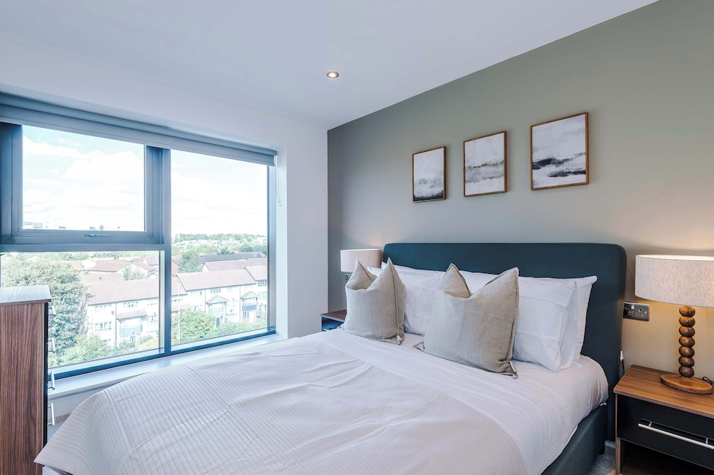 Premium City Penthouse Ideal For Business