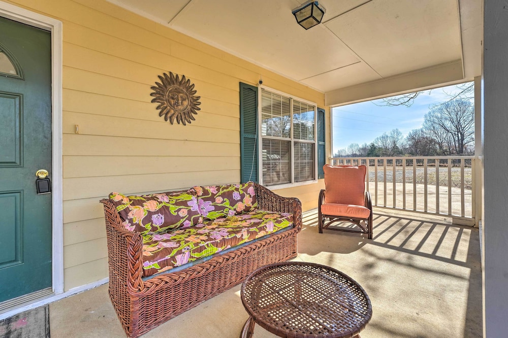 Dog-friendly Senatobia Cottage w/ Fishing Pond! - Property Image 5