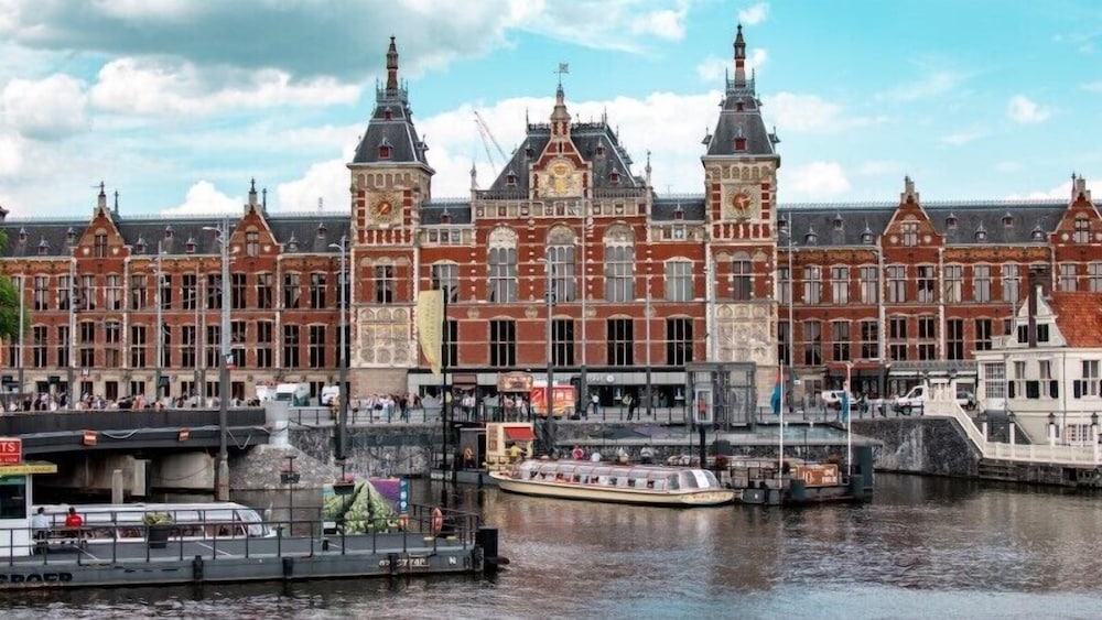 Hoofddorp Vacations - HOTELUX Amsterdam Airport Hotel - Property Image 2