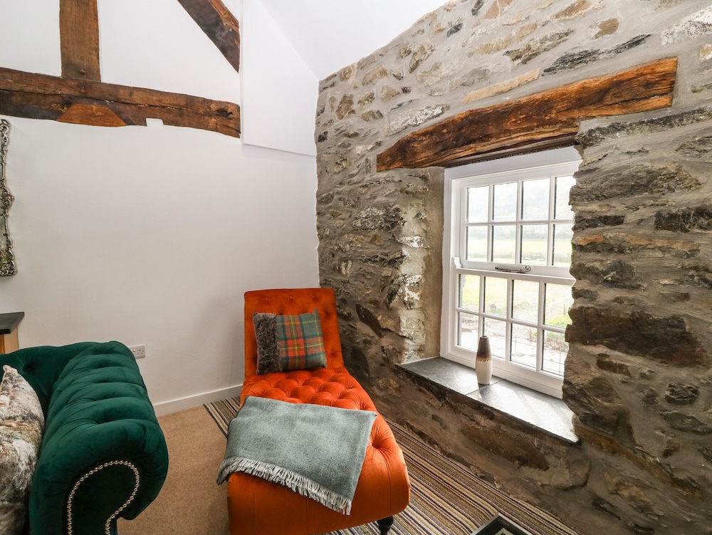 Plas Glan Yr Afon