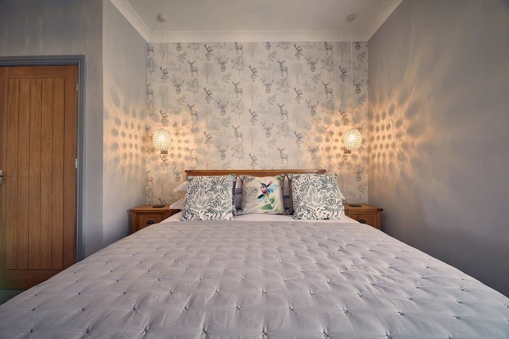 Host Stay Bluebell Cottage