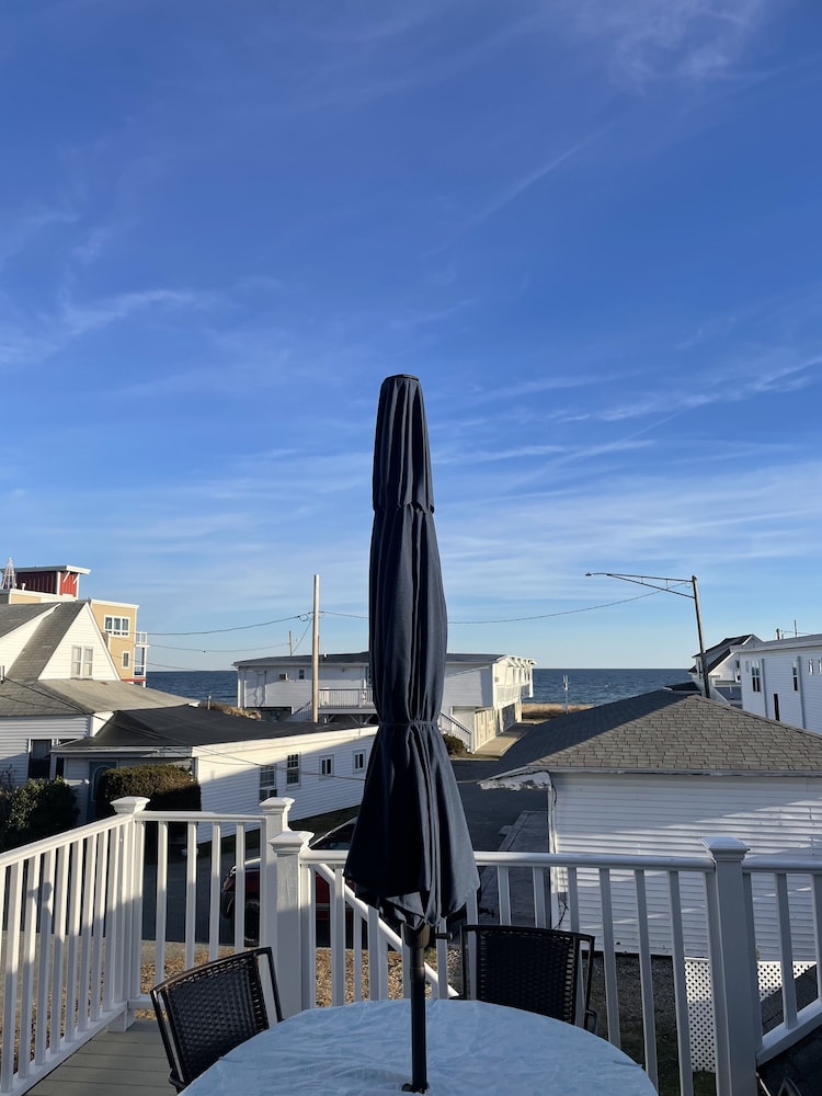 Moontide Motel Cabins & Apartments