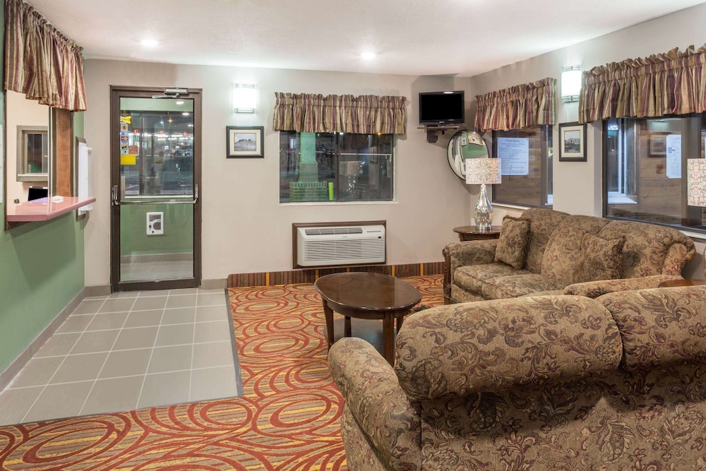 Super 8 by Wyndham Rock Springs view 2