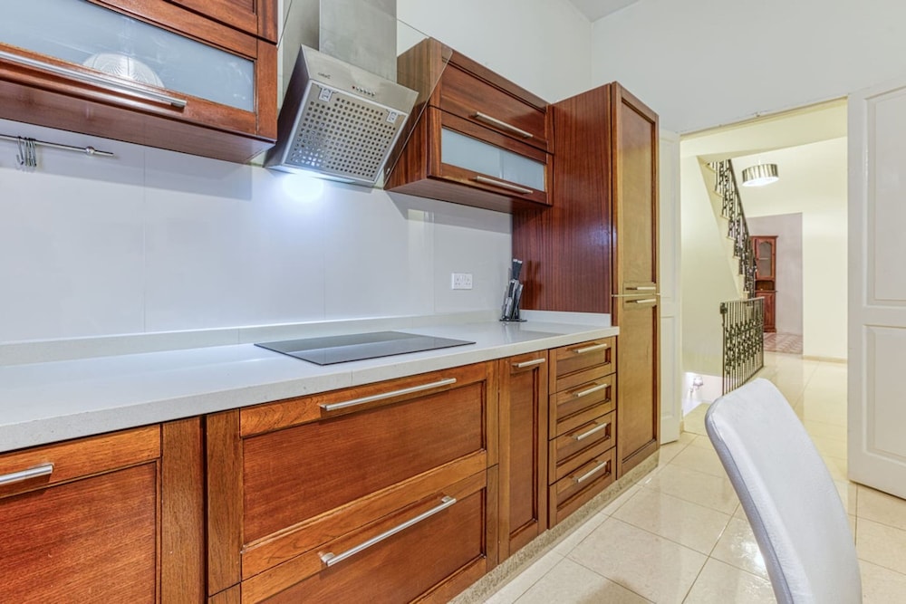 St James the Traditional 4-bed Townhouse Terrace