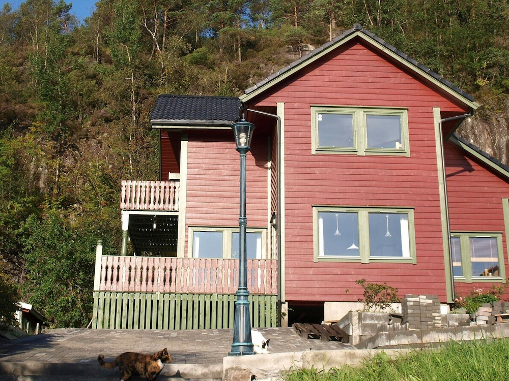 Photo 16