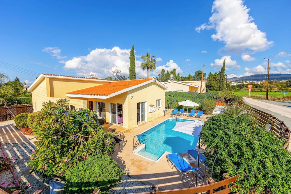 Villa Kampos