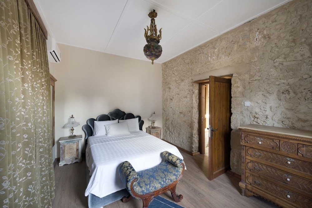 Villa Stone House by Amy Villas view 2