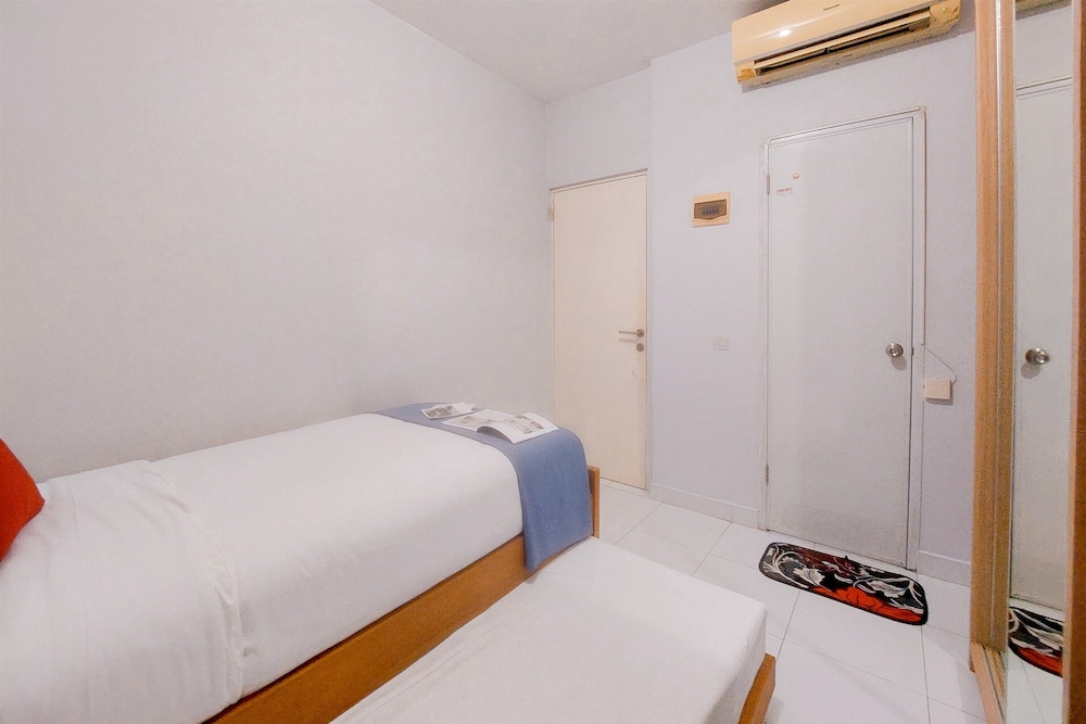 Cozy Living 2Br Apartment Without Living Room At Aeropolis Residence