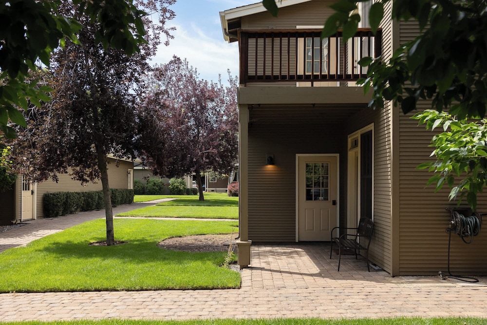 Cascade Cottage Stay for 6