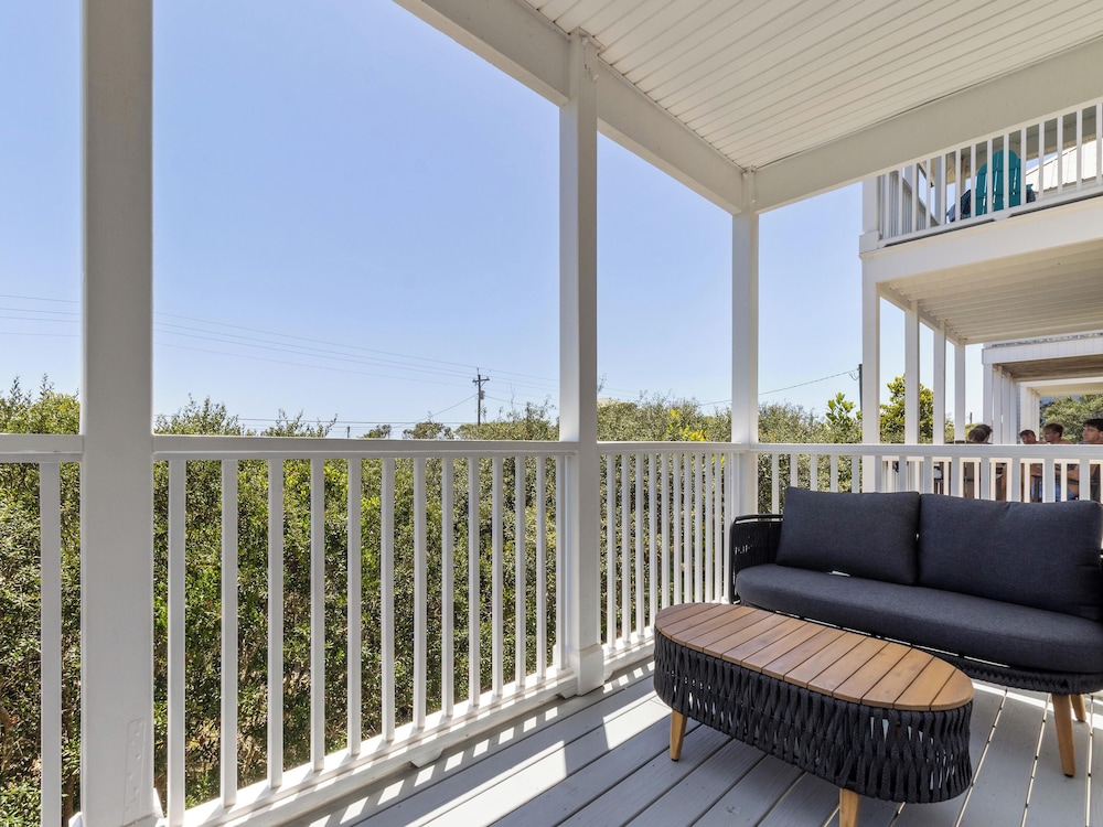 Sunset On Seabreeze by Southern Vacation Rentals