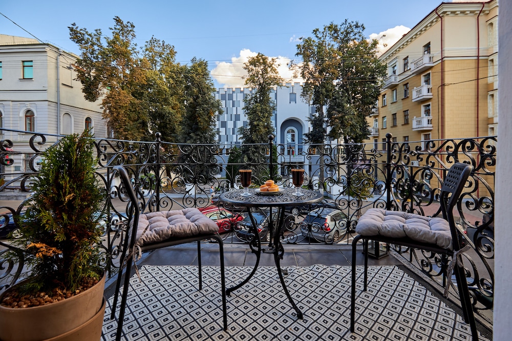 PaulMarie Apartment near Nezavisimosti view 4