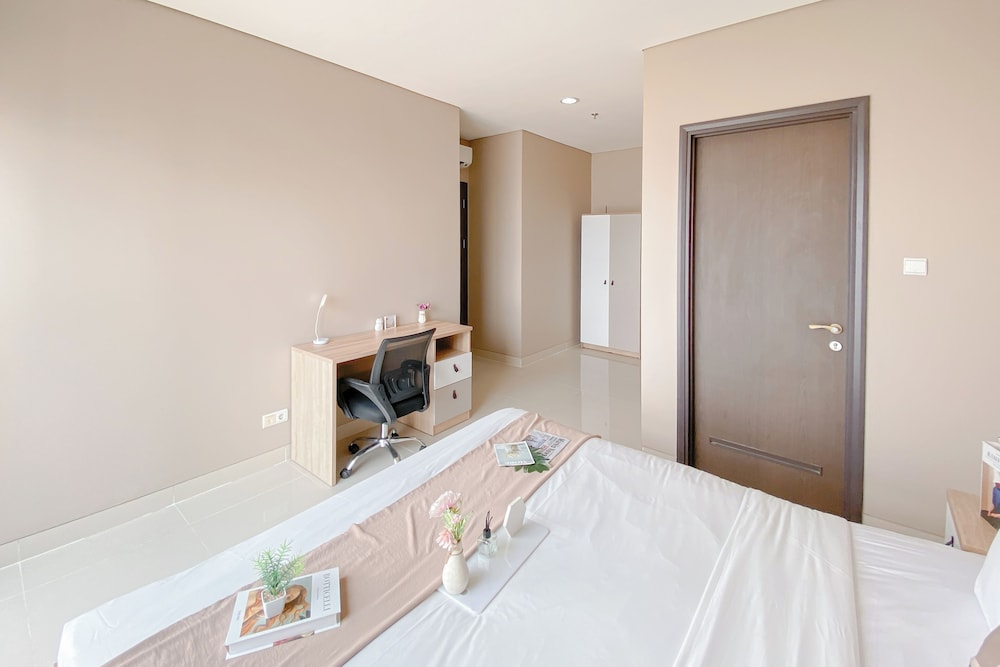 Best Deal and Elegant 2BR Apartment at Ciputra International