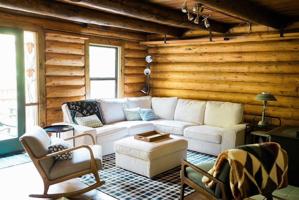 87sl - Starlink - Sauna - Pets OK - Sleeps 8