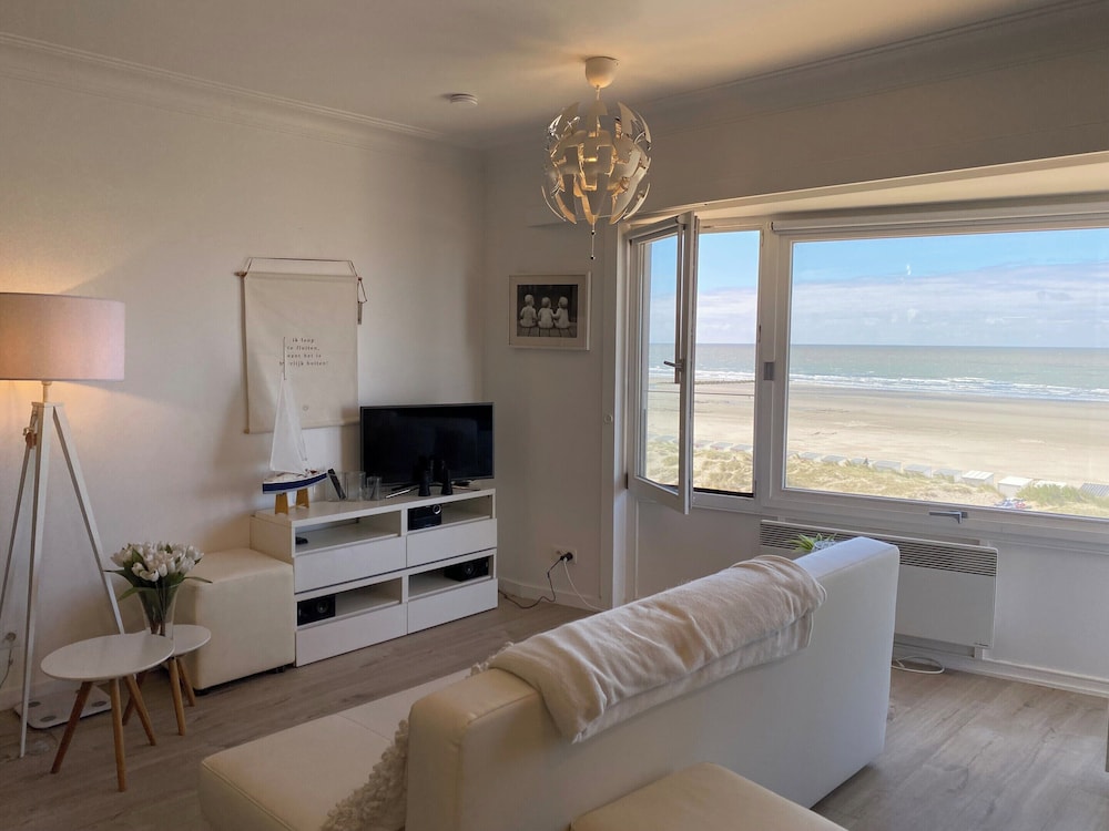 Sea-view Apartment in Nieuwpoort