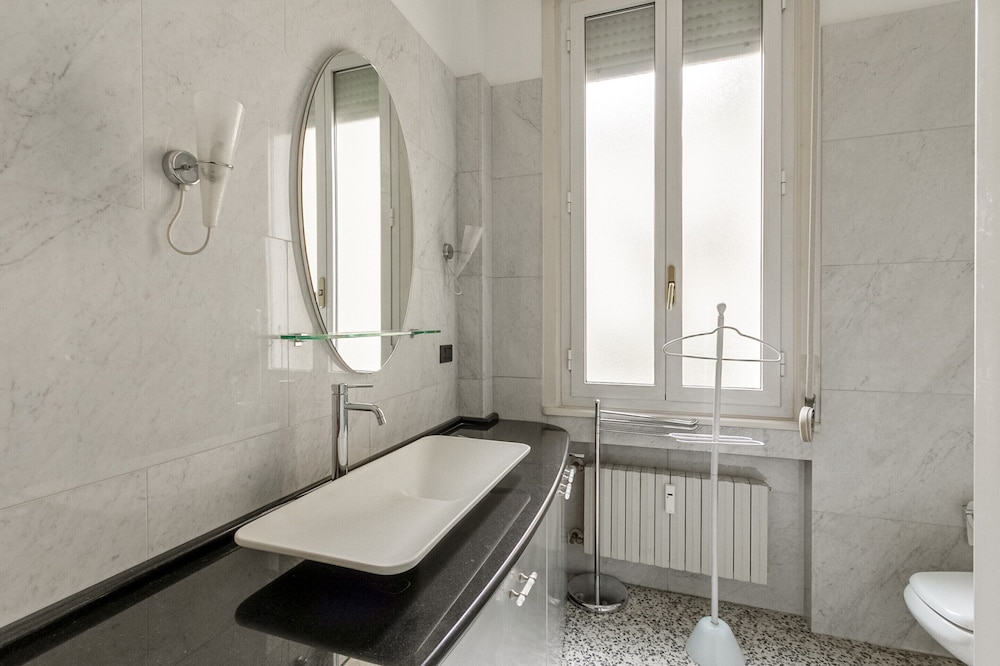 Elegant Apartment Near Duomo
