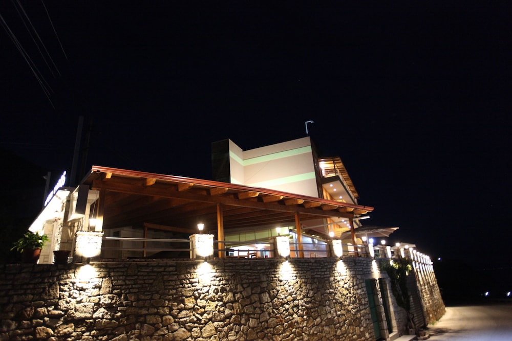 Karos Hotel Llaman