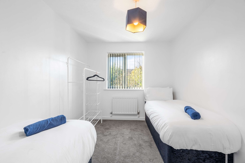 Homely 3 bed House Near Birmingham City Centre