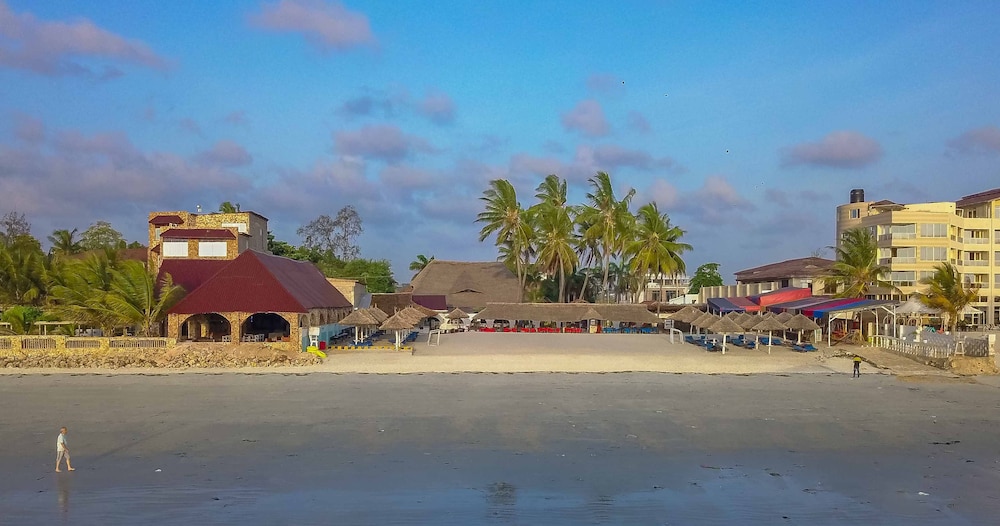 Best Western Jangwani Sea Breeze Hotel