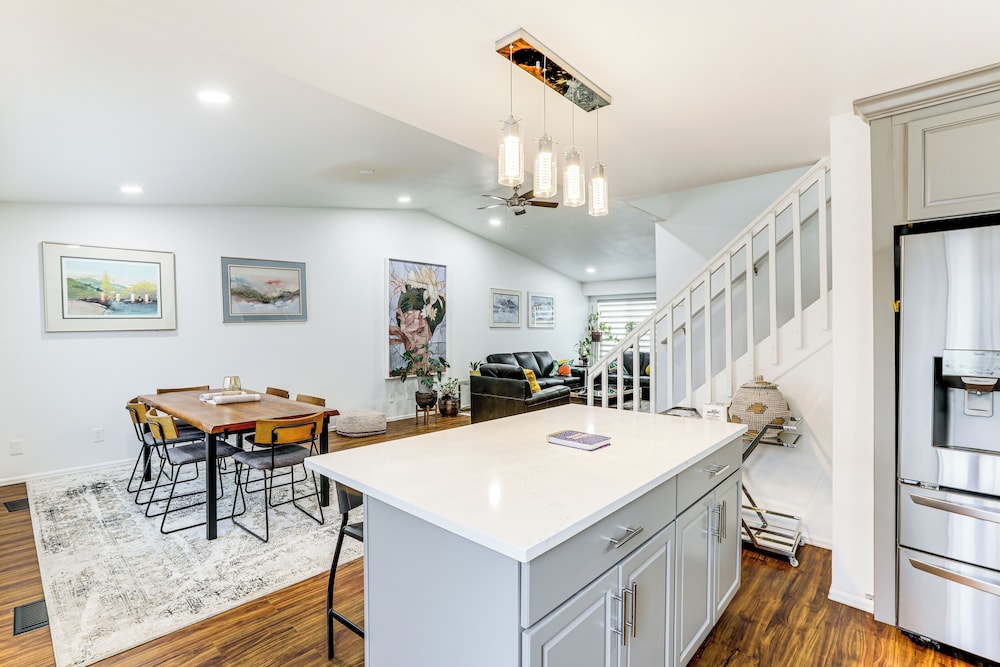 5 Mi to Cherry Creek State Park: Home w/ Yard!