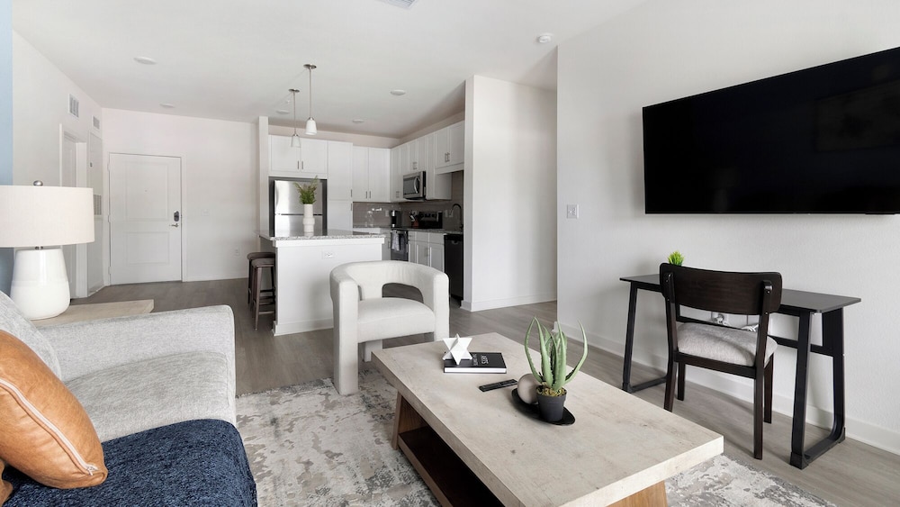 Landing Apartments near JAX