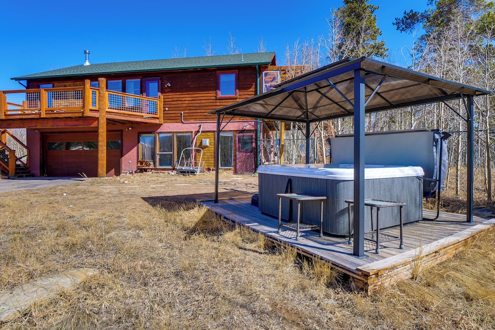 Mtn-view Getaway w/ On-site Trails in Fairplay!