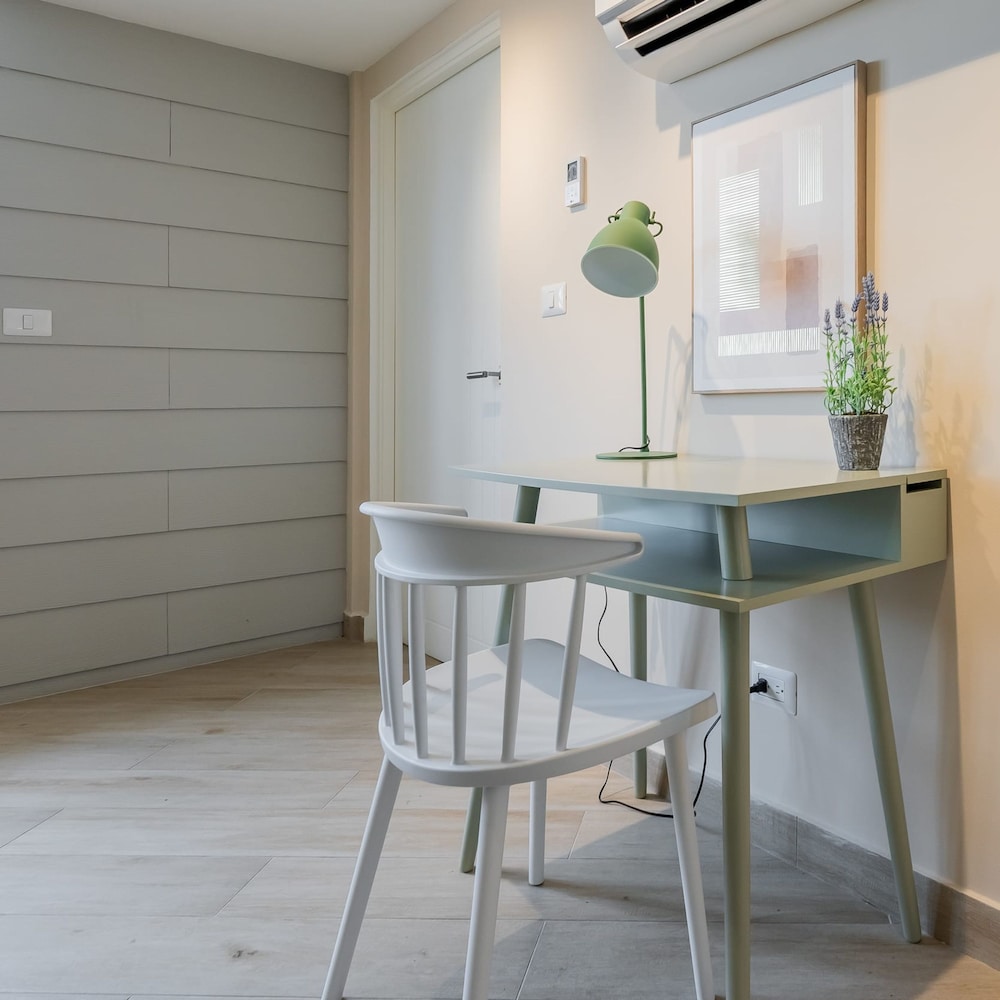 w Elegant 3BR With Modern Terrace in Panama
