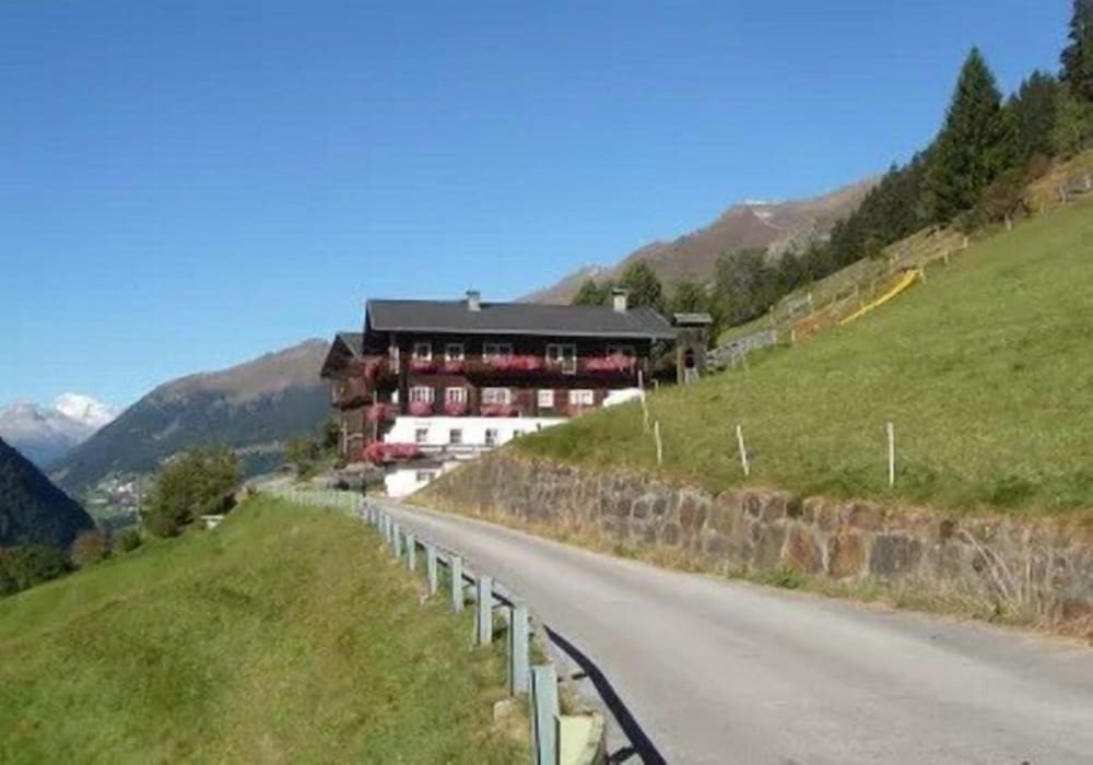 Photo 9