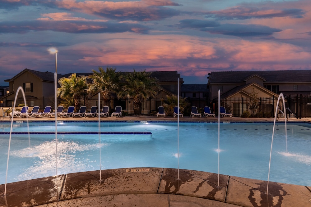 Sun Villa 3 Bedroom Townhouse