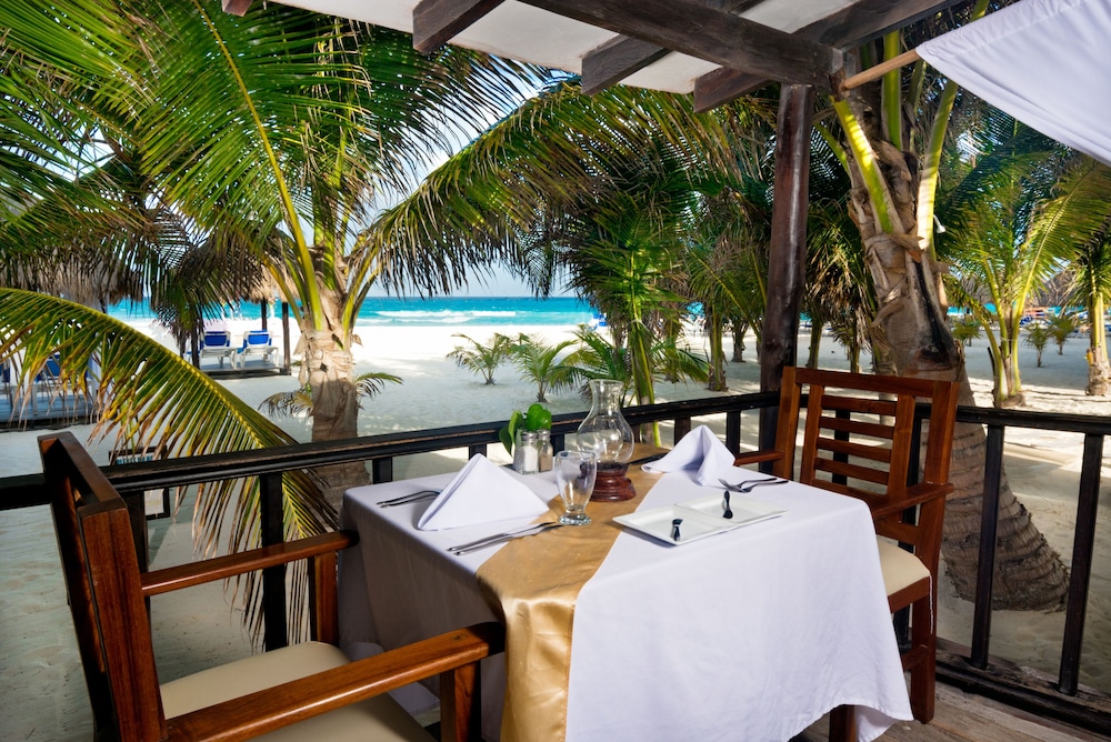 Flamingo Cancun All Inclusive 24