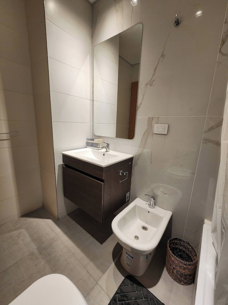 Alberti 360 Charming City Center Apartment With Shared Pool