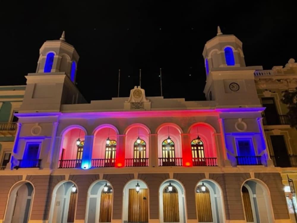 Casa del Sol-a Hospitals Malls Restaurants and Train Ride to Coliseo