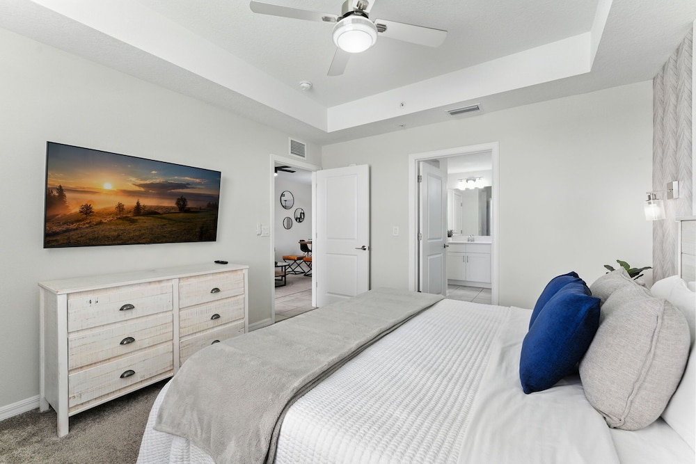 Elegant 2BR in Storey Lake Top Location