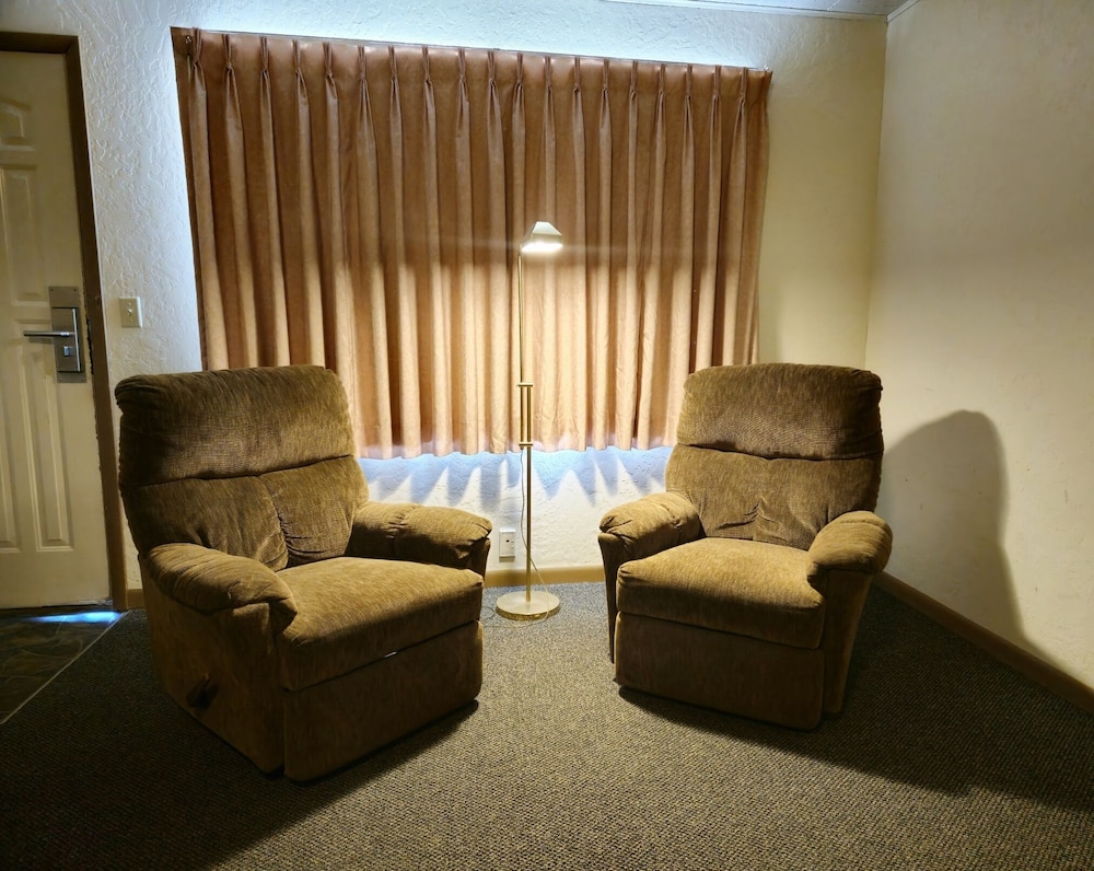 Gray Wolf Lodge view 5