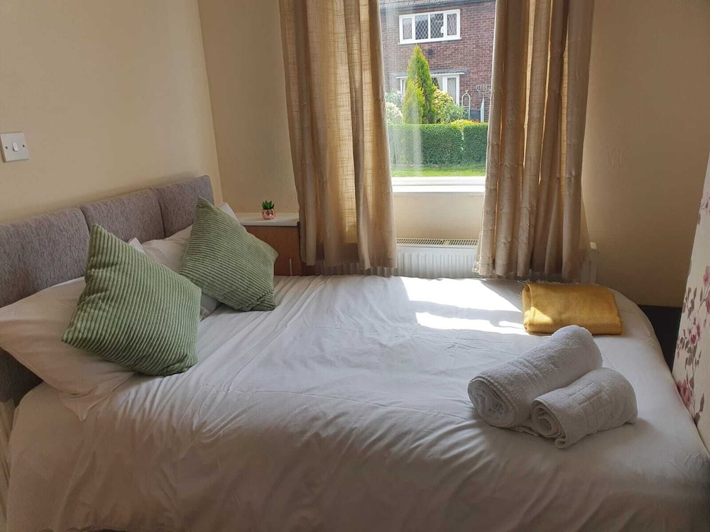 Comfortable Homestay in Stoke