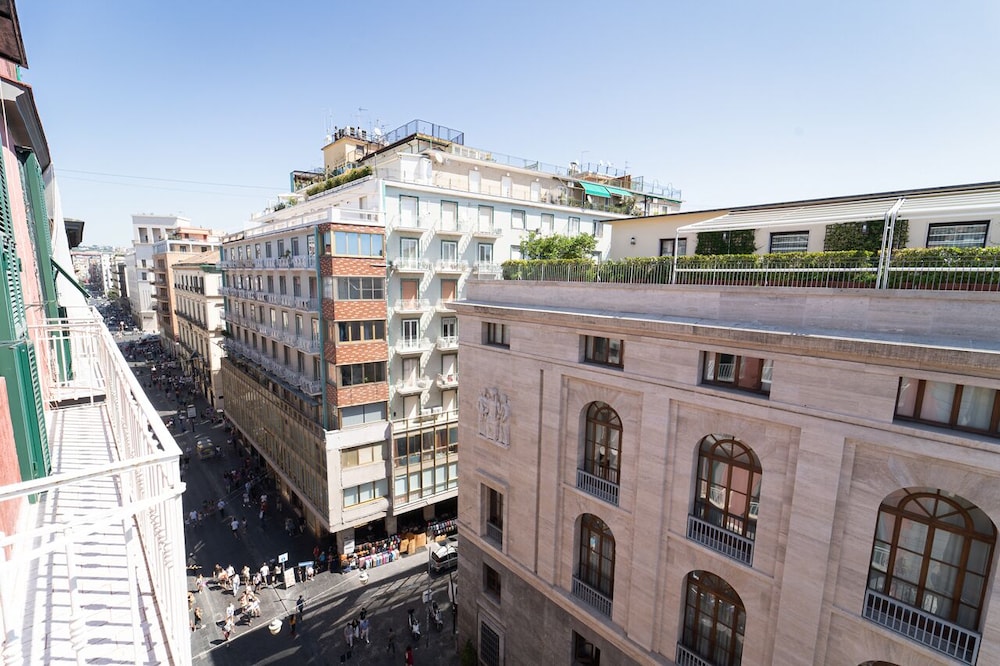 H. G. Boutique Toledo Napoli Centro by ClaPa Group Dislocated Hospitality