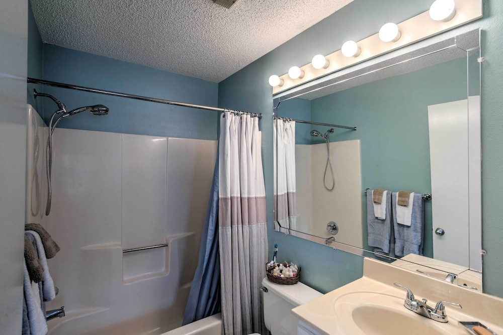 Chic St Simons Townhome w/ Patio  Pool Access! - Property Image 16