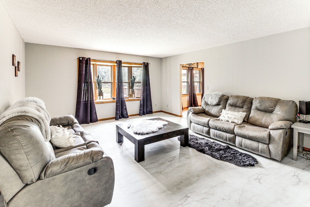 Hot Tub & 2 Recreation Rooms: Spacious Onamia Home