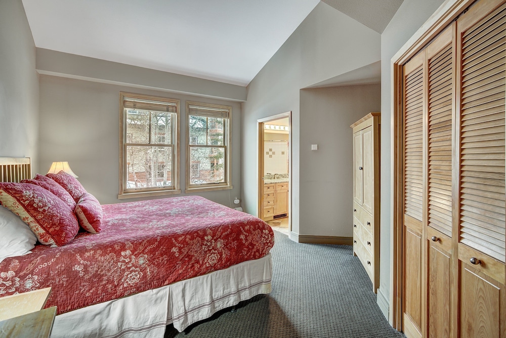 Fantastic Mountain Home Near Ski Lifts 3 Bedroom Condo