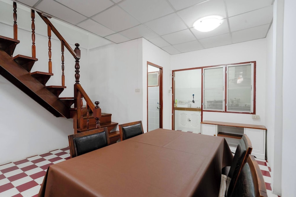 Charming 2-bedroom House in Hua Hin Soi 80,12-minute Walk to Beach