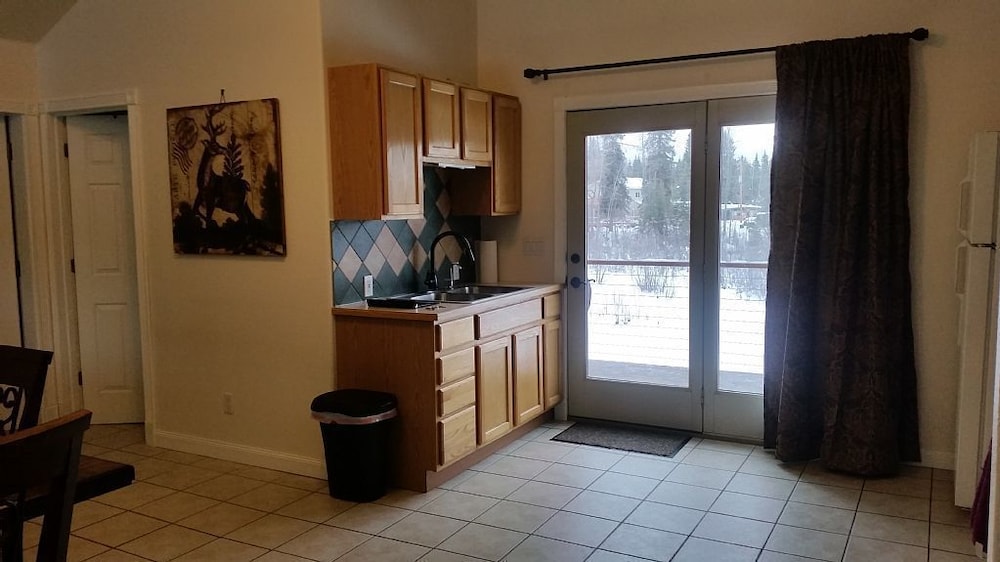 Alaska Haven - Property Image 21