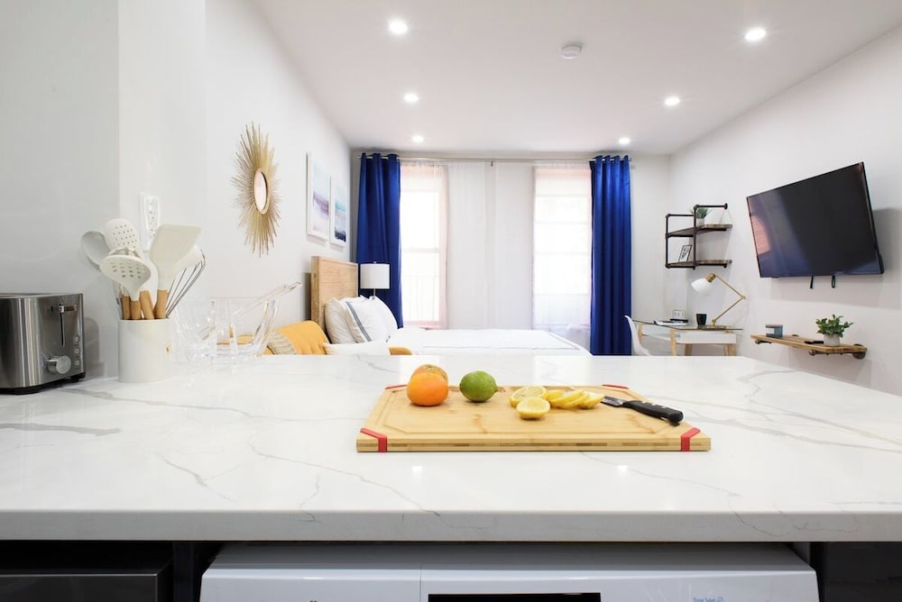 1597 New York Apt