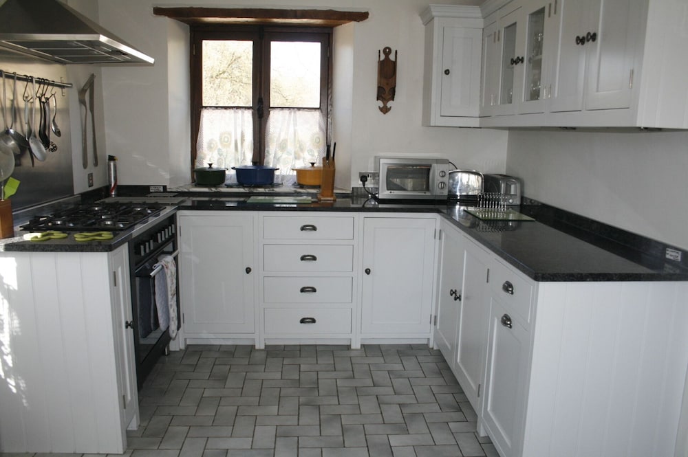 Fosse Farmhouse B&B and Holiday Cottages