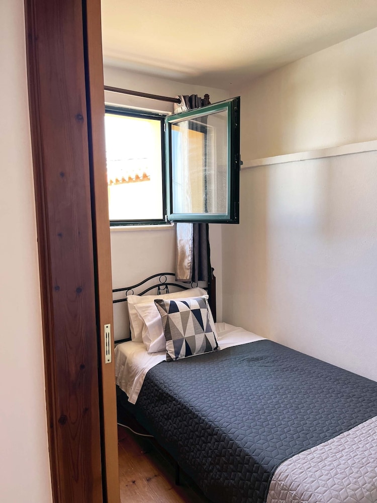 Skandalis Traditional Suites