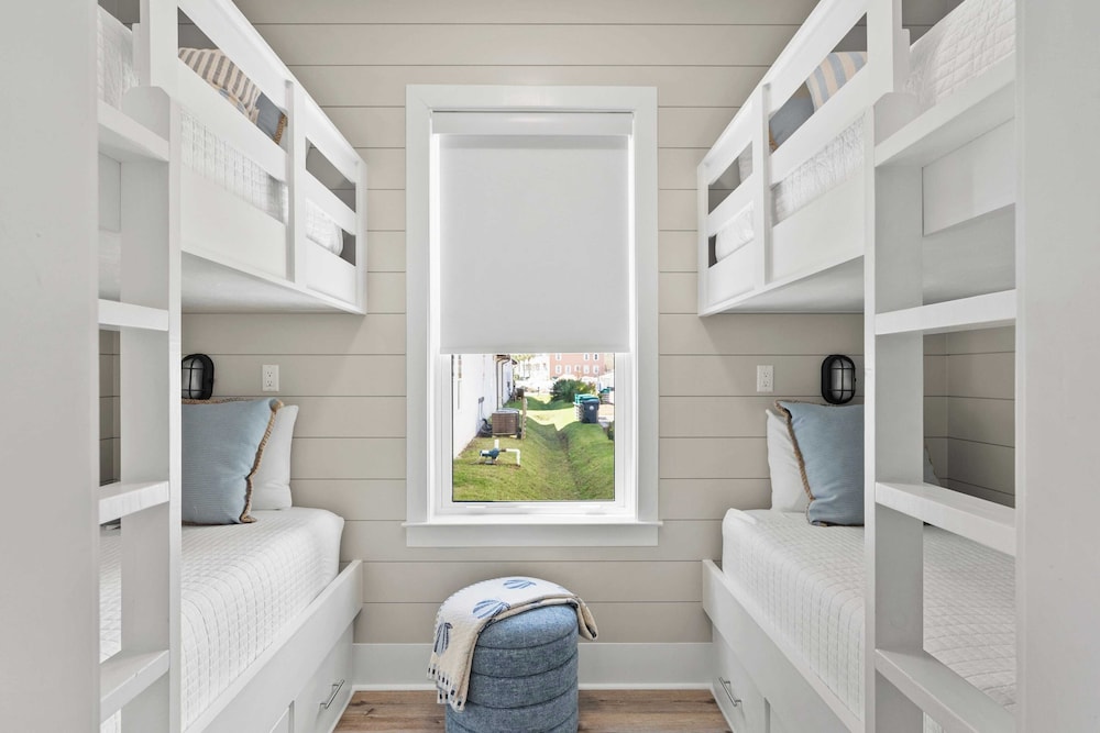 30A Salt & Solace Pool, Golf Cart, Hot Tub + Outdoor Kitchen